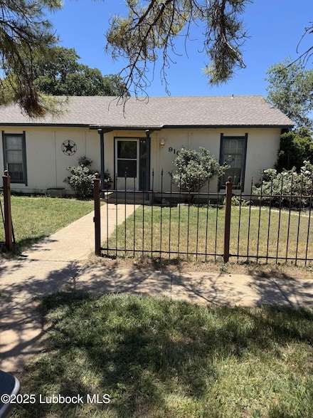 9102 Akron Ave, Lubbock, TX 79423
