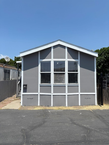 555 Moffat Blvd Unit 49, Manteca, CA 95336