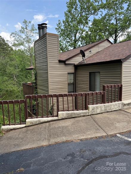 1420 11th Street Dr NW, Hickory, NC 28601