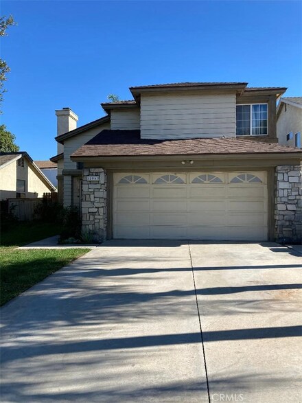 12063 Almond Dr, Fontana, CA 92337