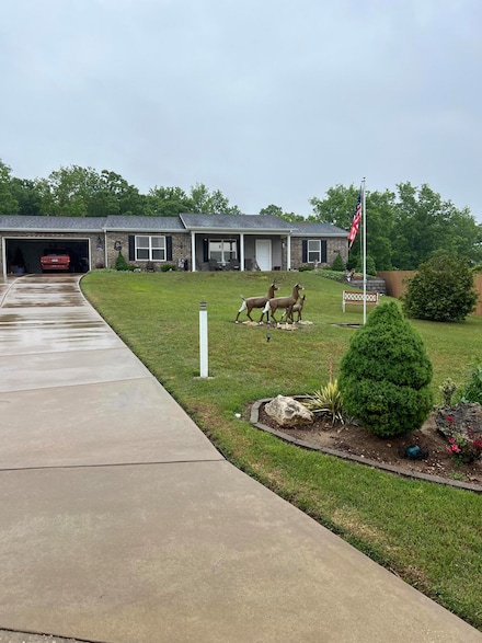 156 Hackberry Ln, Branson, MO 65616