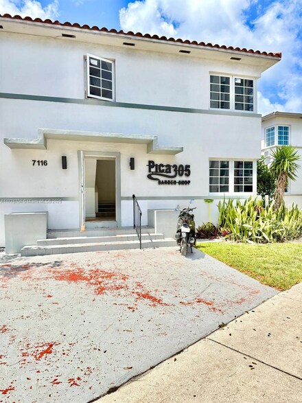 7116 Bay Dr Unit 3, Miami Beach, FL 33141