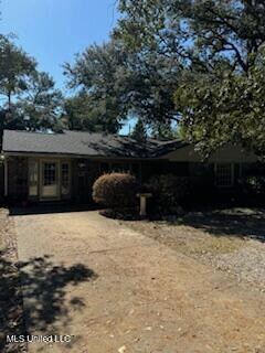 21 Woodglen Dr, Gulfport, MS 39507