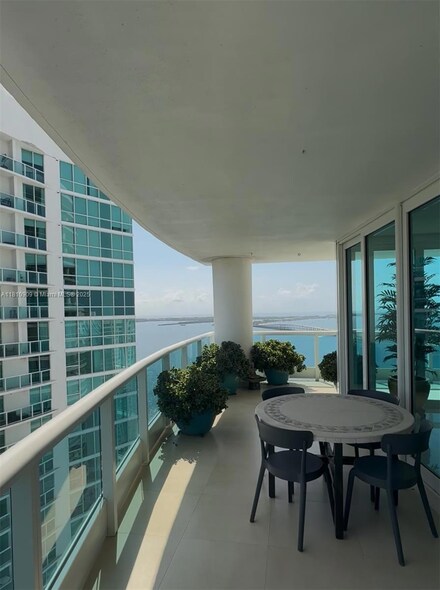2127 Brickell Ave Unit 3304, Miami, FL 33129