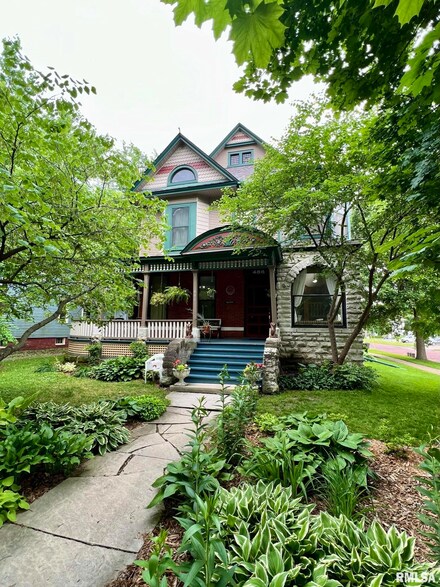 486 N Kellogg St, Galesburg, IL 61401