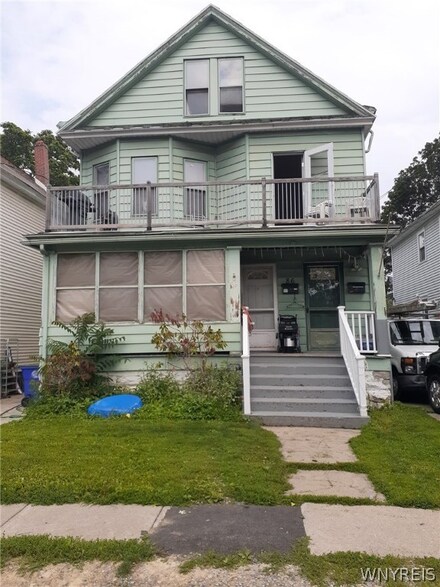86 Edson St, Buffalo, NY 14210