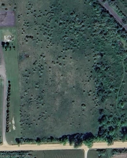 5180 Piersonville Rd, Columbiaville, MI 48421