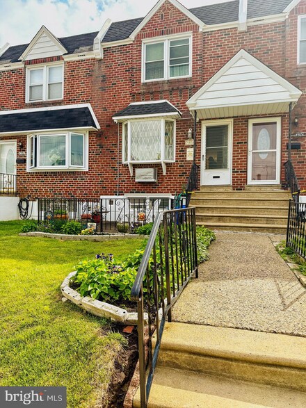 4528 Strahle St, Philadelphia, PA 19136