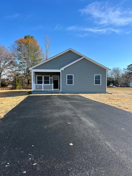 43 Otter Ln, Montross, VA 22520