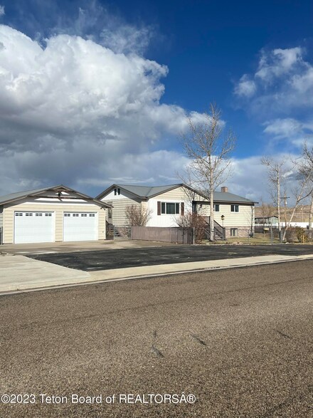 915 3rd St, Big Piney, WY 83113