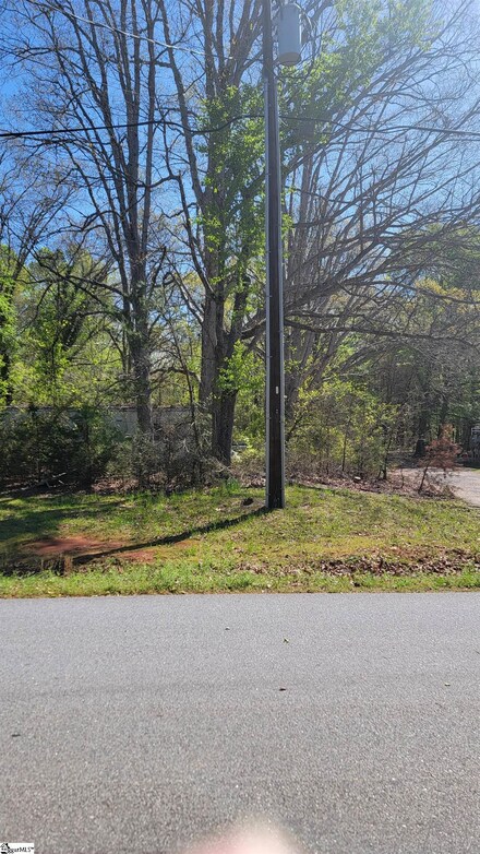 4038 Ridge Rd, Greer, SC 29651