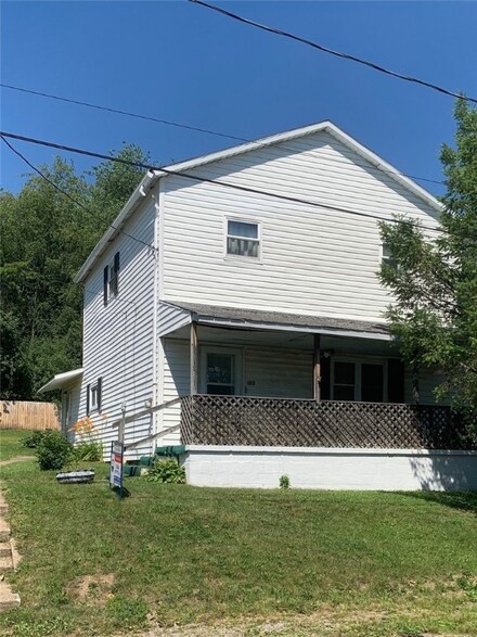 182 7th St, Aultman, PA 15713