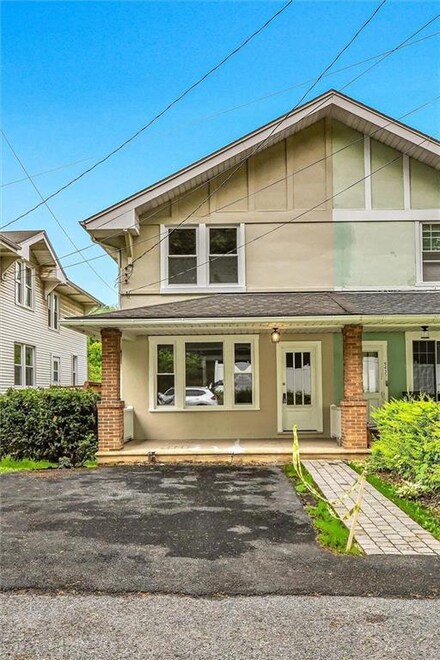 5439 Mauser St, Laurys Station, PA 18059