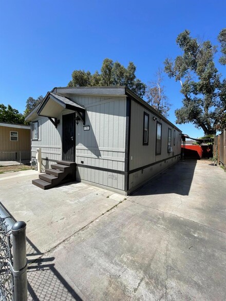 1941 N Golden State Blvd Unit 75, Fresno, CA 93705