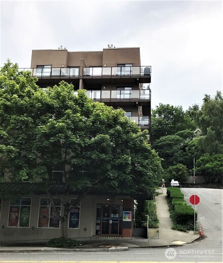 701 Galer St Unit 304, Seattle, WA 98109