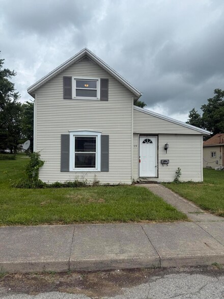 115 Vine St, Ludlow Falls, OH 45339