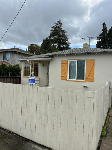 311 Rollins Rd, Burlingame, CA 94010