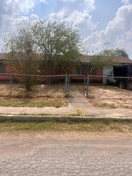 610 E Jackson St, Crystal City, TX 78839