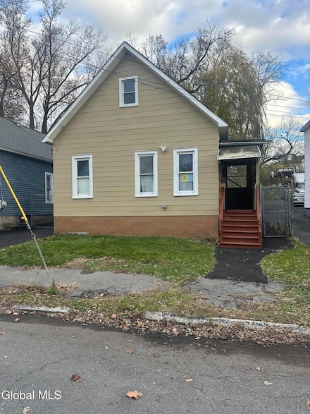 729 Cutler St, Schenectady, NY 12303