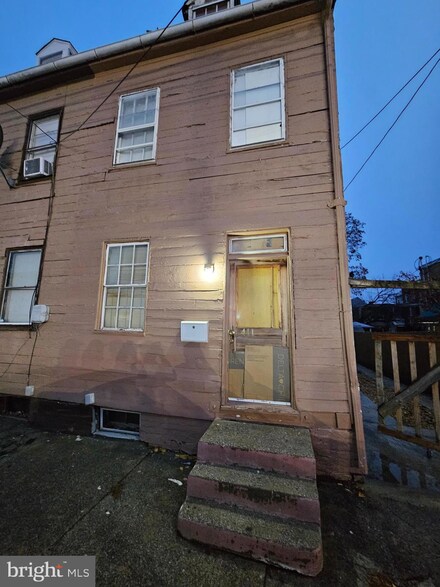 411 W King St, York, PA 17401