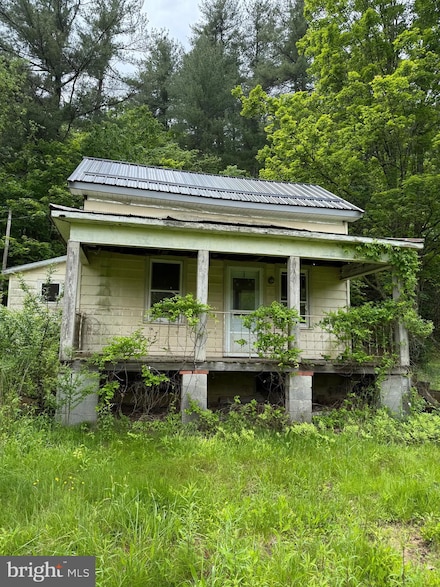 22015 Waterfall Rd, Three Springs, PA 17264