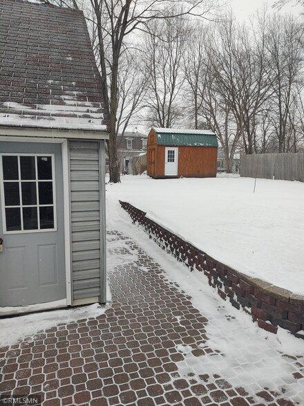 528 S Armstrong Ave, Litchfield, MN 55355