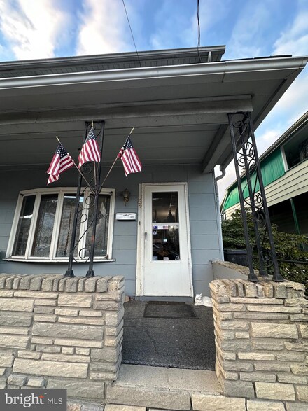 64 W Catawissa St, Nesquehoning, PA 18240