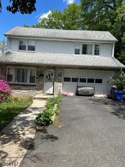 79 Barbara St, Bloomfield, NJ 07003