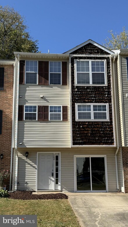 102 Appalachian Dr, Stafford, VA 22554