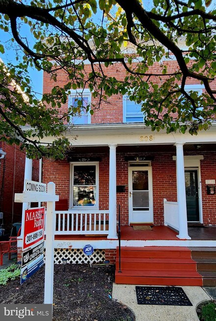 208 Washington St, Frederick, MD 21701