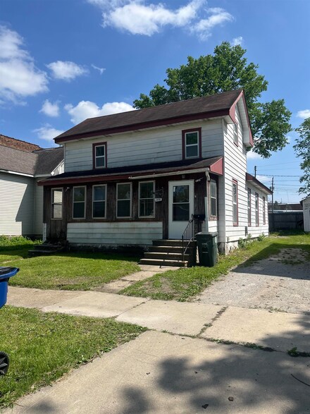 1406 Mulberry St, Waterloo, IA 50703