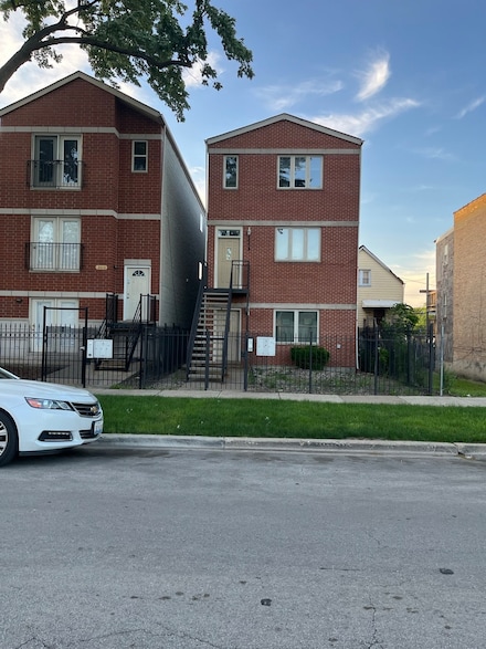 3008 W Flournoy St Unit 3, Chicago, IL 60612