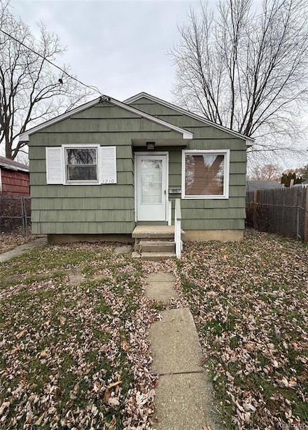 1210 Pinehurst Ave, Flint, MI 48507