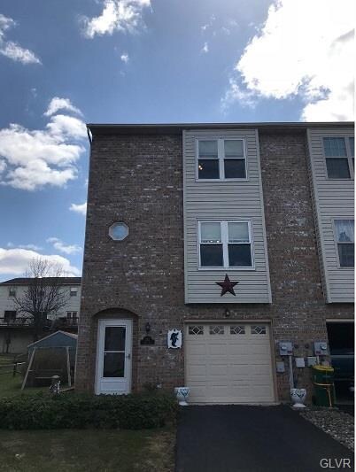 352 Moty Dr, Alburtis, PA 18011