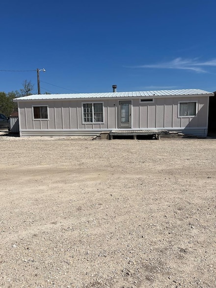 1294 W Moss St, Paint Rock, TX 76866