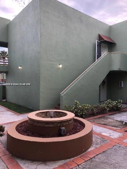 11183 NW 7th St Unit 201, Miami, FL 33172