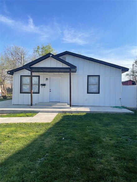 2206 SW 22nd St, Oklahoma City, OK 73108