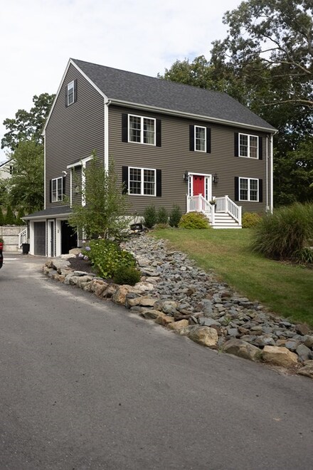23 42nd St, Berkley, MA 02779