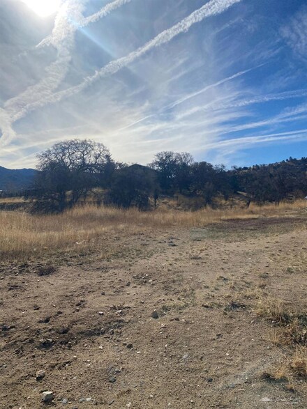 21116 Stage Dr, Tehachapi, CA 93561