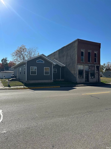 420 W Main St, Jasonville, IN 47438