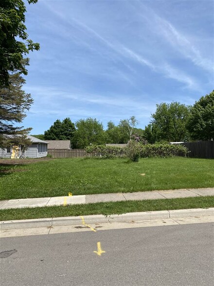 L2 Church St, Cross Plains, WI 53528