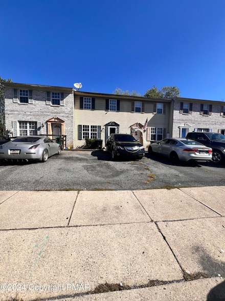 511 Old Forge Dr, Bath, PA 18014