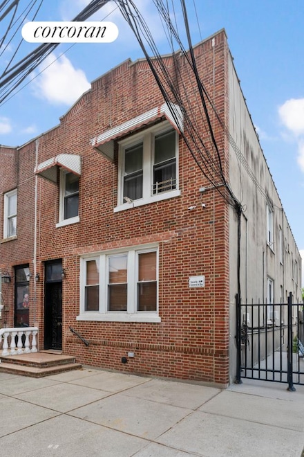 21-12 22nd Dr Unit HOUSE, Astoria, NY 11105