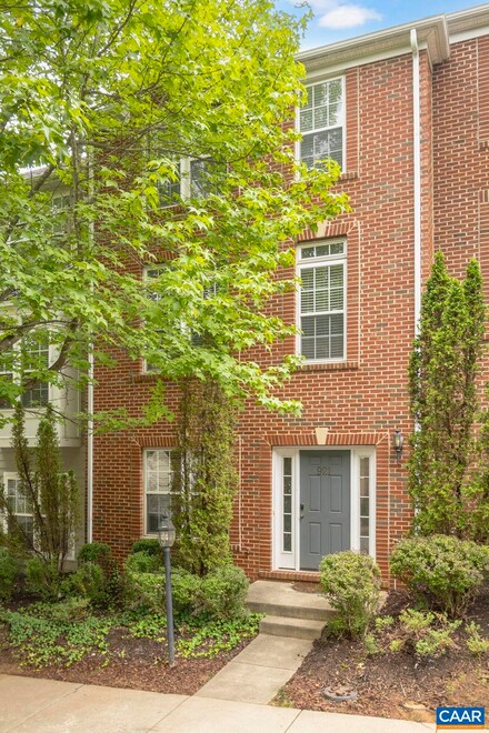 921 Bing Ln, Charlottesville, VA 22903