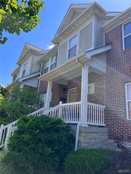 404 N Sarah St, Saint Louis, MO 63108