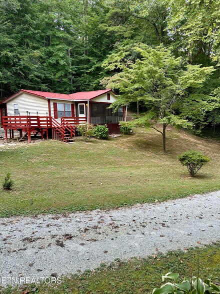 793 Frost Bottom Rd, Oliver Springs, TN 37840