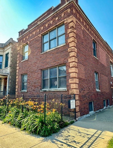 2751 N Campbell Ave Unit 1, Chicago, IL 60647