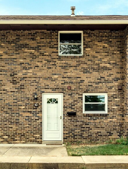 1308 Woodbrook Ln Unit C, Columbus, OH 43223