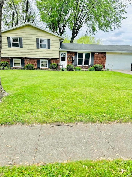 2912 W Twickingham Dr, Muncie, IN 47304