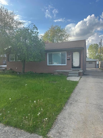 32720 Grandview Ave, Westland, MI 48186
